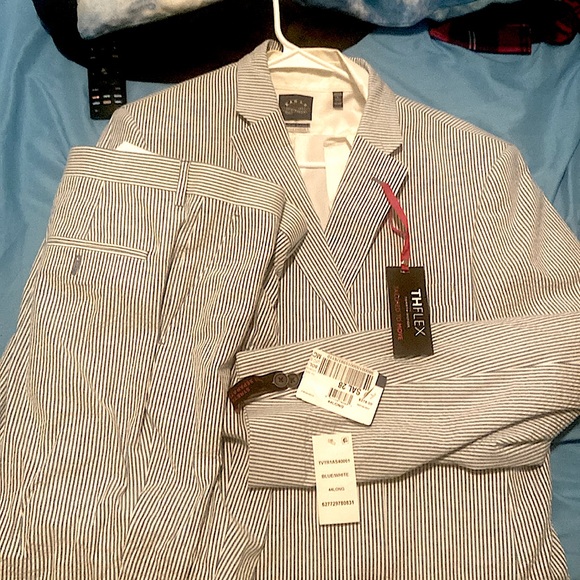Selling a whole Tommy Hilfiger suit